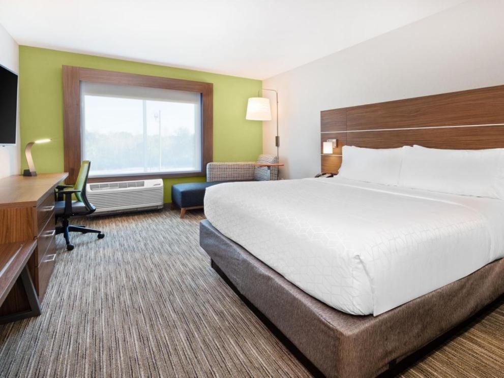 Express & - Eglin Area By Ihg